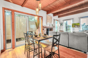 The Sandy Feet Cottage & Cosmic Game Room